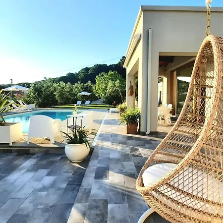 La Con Piscina Privata