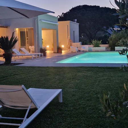La Con Piscina Privata Ferienhaus