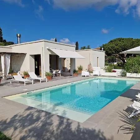 La Con Piscina Privata Ferienhaus *