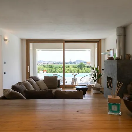 La Con Piscina Privata