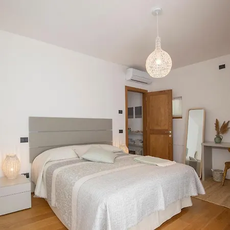 La Con Piscina Privata