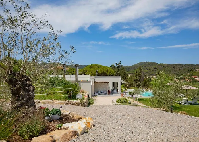 La Con Piscina Privata 게스트하우스