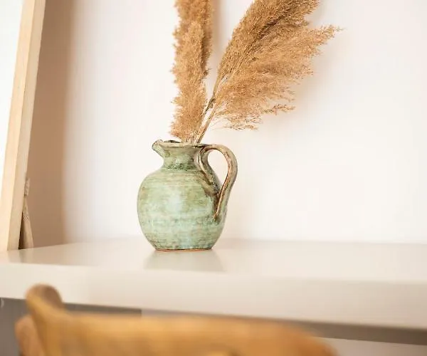 La Con Piscina Privata 게스트하우스 4*