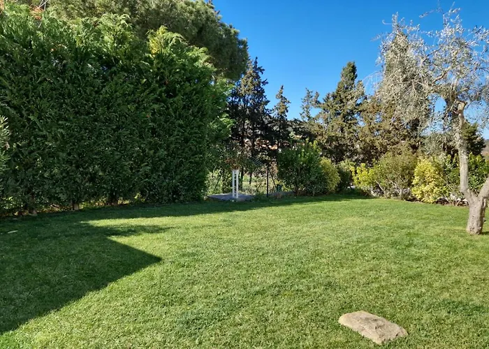 La Con Piscina Privata 게스트하우스 4*