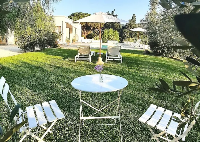 La Con Piscina Privata 4*