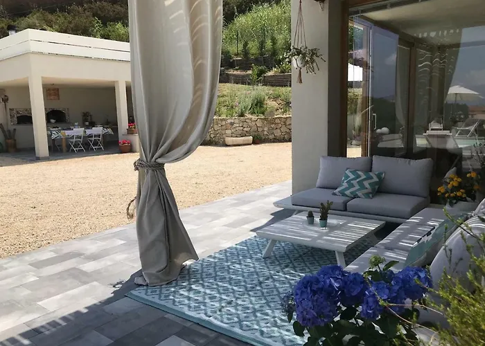 La Con Piscina Privata