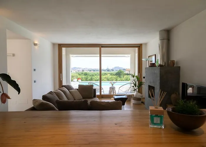 La Con Piscina Privata