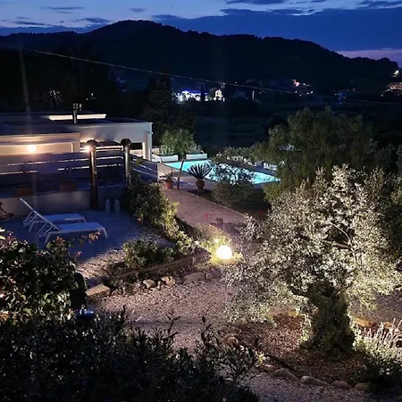 Πανσιόν La Con Piscina Privata 4*